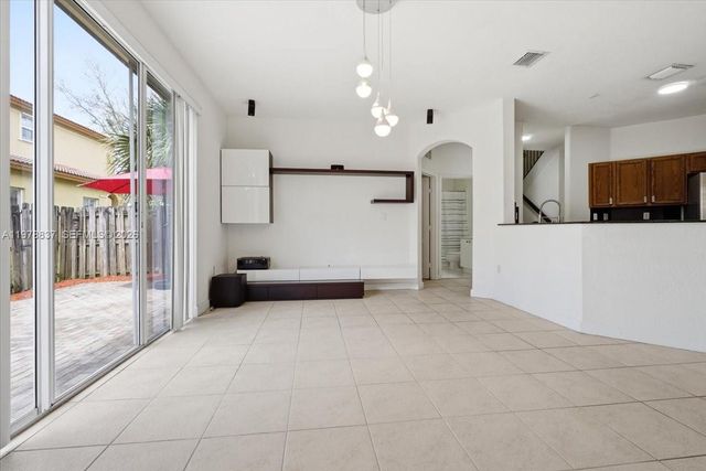 8730 NW 110th Ave, Doral, FL 33178