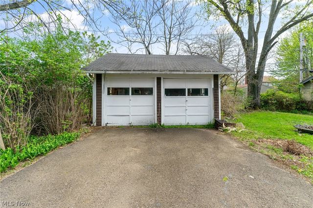 197 Woodbine Avenue SE, Warren, OH 44483