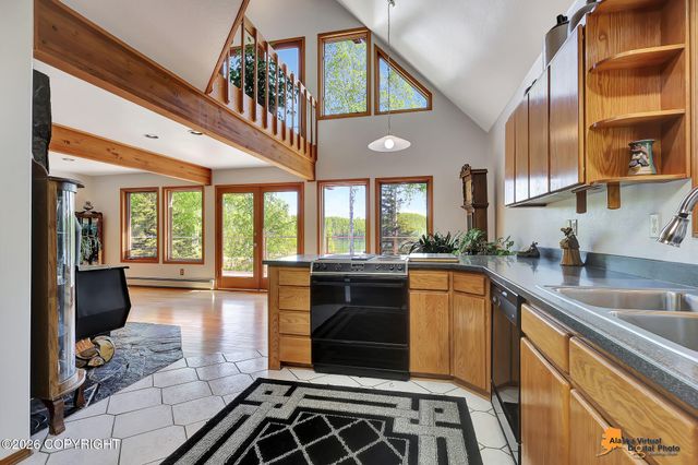 6517 S Becky Lane, Big Lake, AK 99652