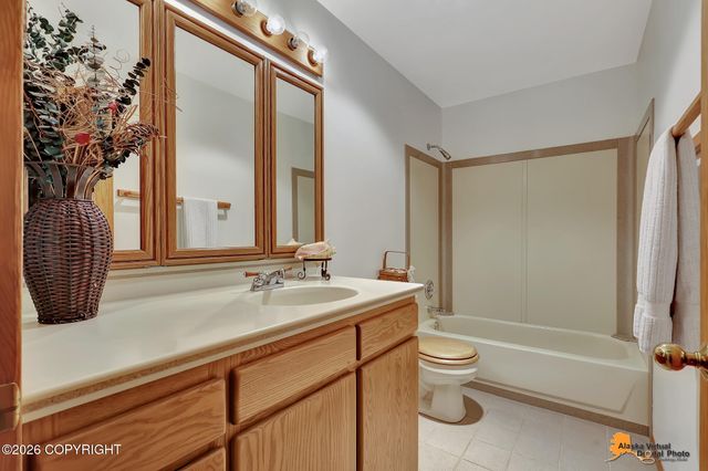 6517 S Becky Lane, Big Lake, AK 99652