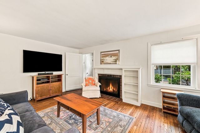 30 Ocean Ave, Marblehead, MA 01945