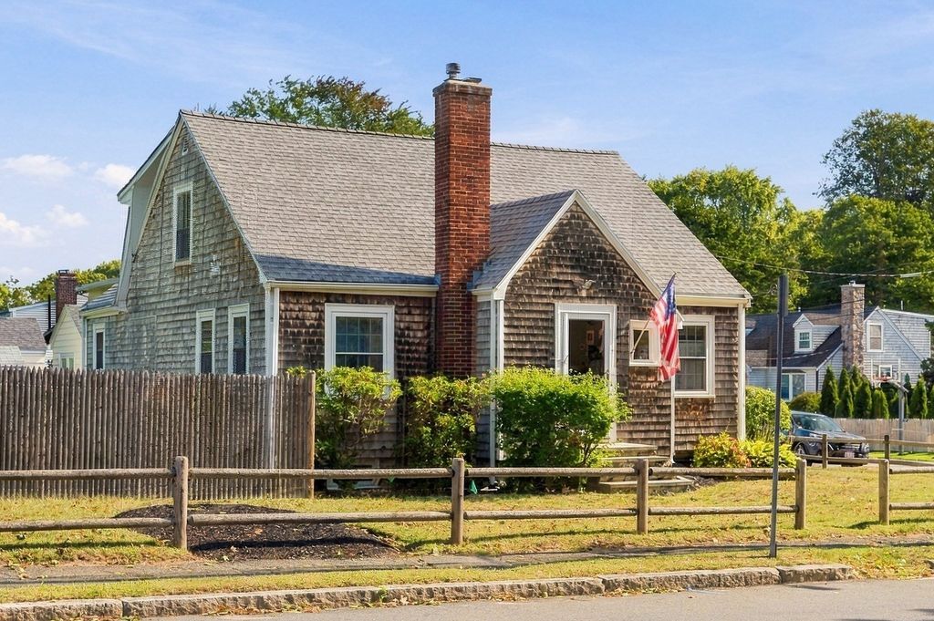 30 Ocean Ave, Marblehead, MA 01945
