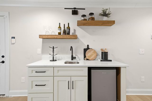 141 Laurel Ridge Drive, Jonesborough, TN 37659