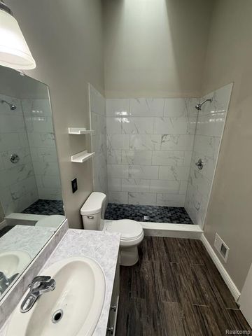 38926 Country Circle, Farmington Hills, MI 48331