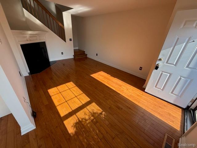 38926 Country Circle, Farmington Hills, MI 48331