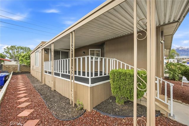 929 E Foothill Boulevard 15, Upland, CA 91786