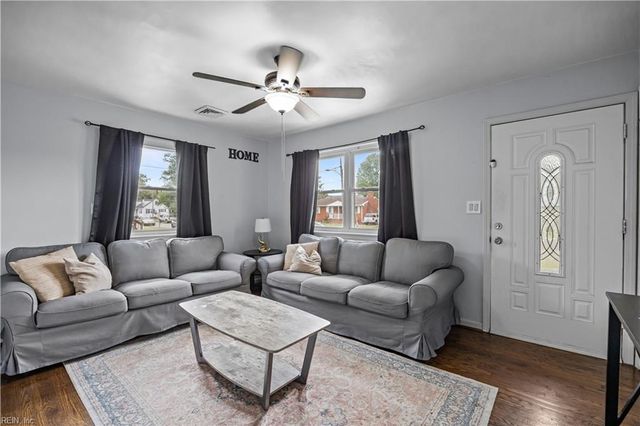 1012 Nelson ST, Chesapeake, VA 23324