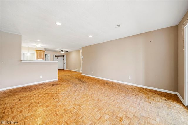 25520 Country Club Boulevard 4, North Olmsted, OH 44070