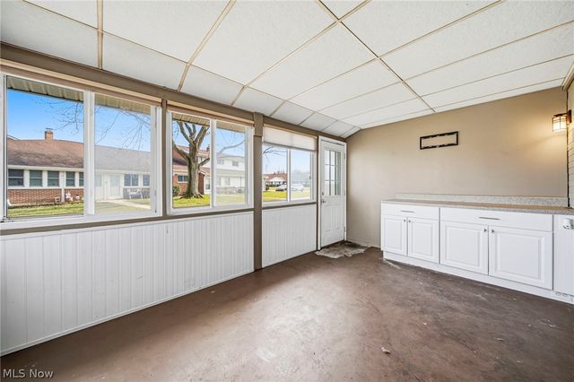 25520 Country Club Boulevard 4, North Olmsted, OH 44070