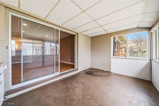 25520 Country Club Boulevard 4, North Olmsted, OH 44070