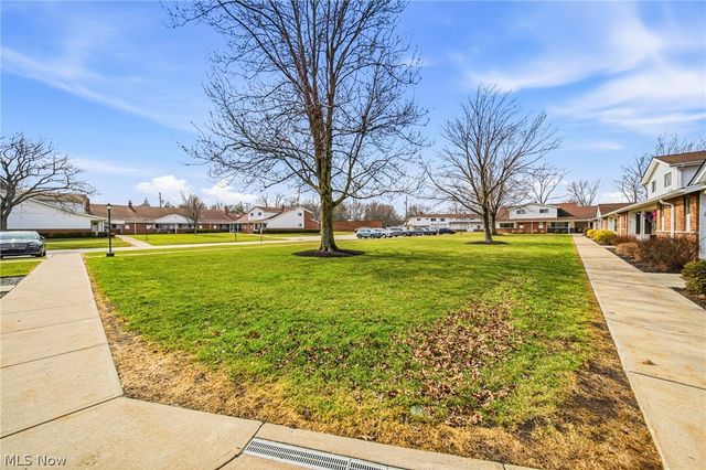 25520 Country Club Boulevard 4, North Olmsted, OH 44070