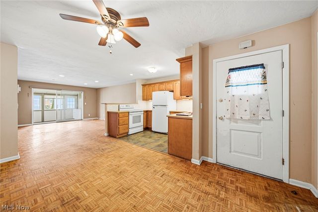 25520 Country Club Boulevard 4, North Olmsted, OH 44070