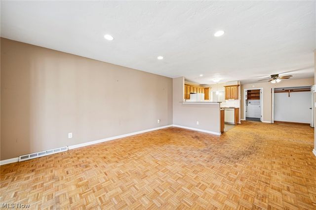 25520 Country Club Boulevard 4, North Olmsted, OH 44070