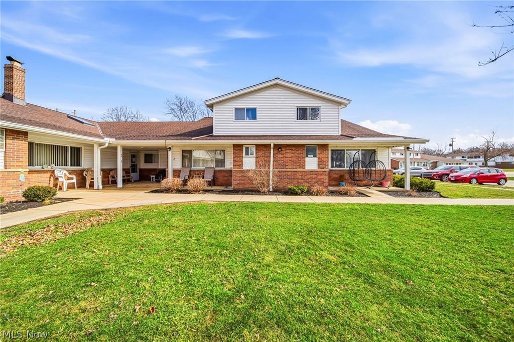 25520 Country Club Boulevard 4, North Olmsted, OH 44070