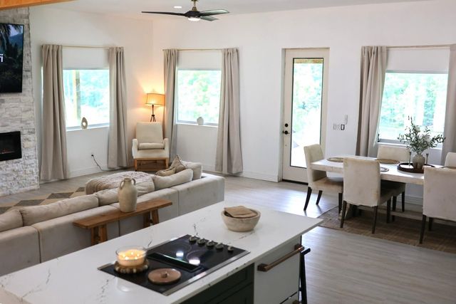 551 S Packs Mountain Road, Taylors, SC 29687