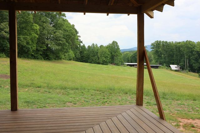 551 S Packs Mountain Road, Taylors, SC 29687