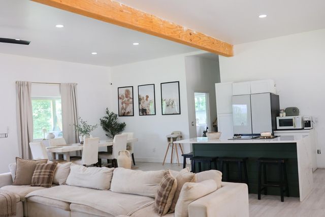 551 S Packs Mountain Road, Taylors, SC 29687