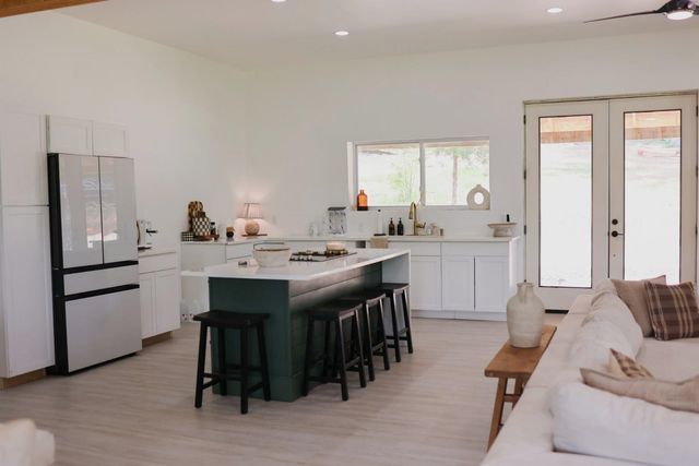 551 S Packs Mountain Road, Taylors, SC 29687