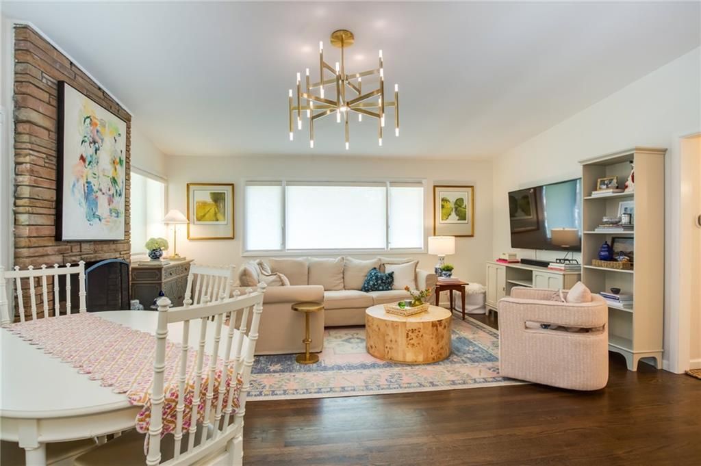 7615 Mission Road, Prairie Village, KS 66206