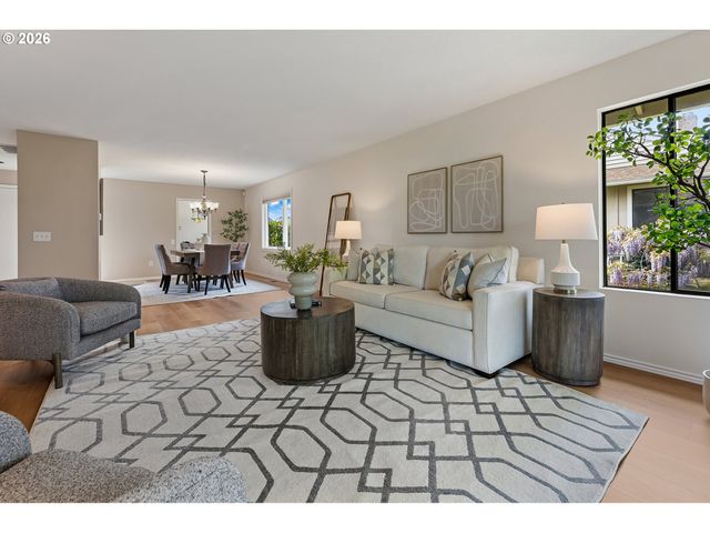 15675 Sw OAKHILL Ln, Portland, OR 97224