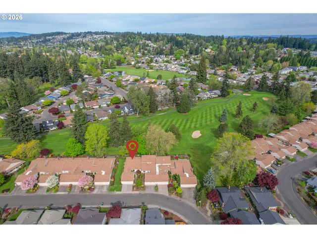 15675 Sw OAKHILL Ln, Portland, OR 97224