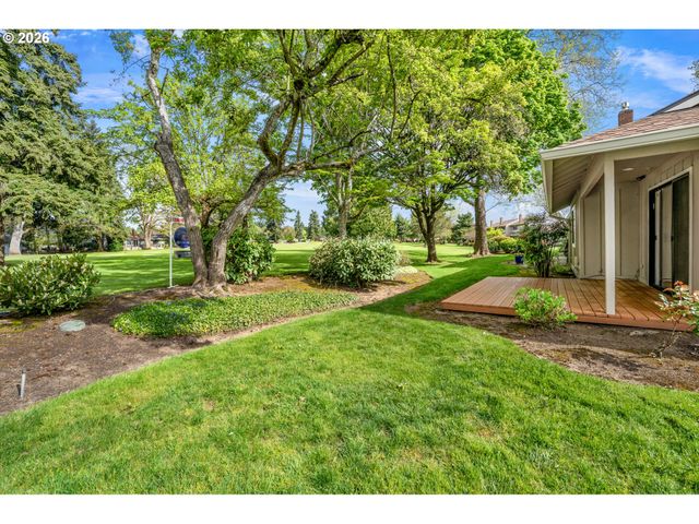 15675 Sw OAKHILL Ln, Portland, OR 97224