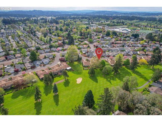 15675 Sw OAKHILL Ln, Portland, OR 97224