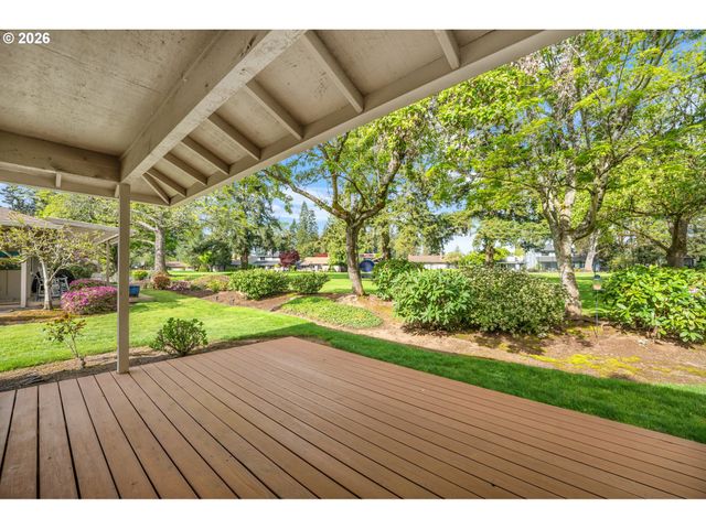 15675 Sw OAKHILL Ln, Portland, OR 97224