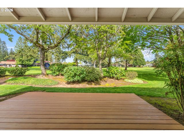 15675 Sw OAKHILL Ln, Portland, OR 97224