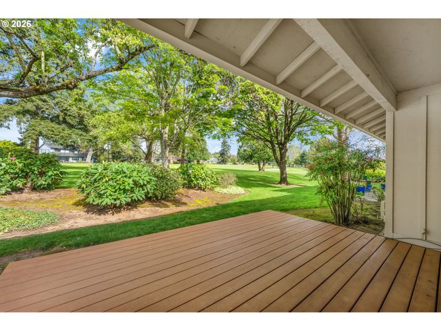 15675 Sw OAKHILL Ln, Portland, OR 97224