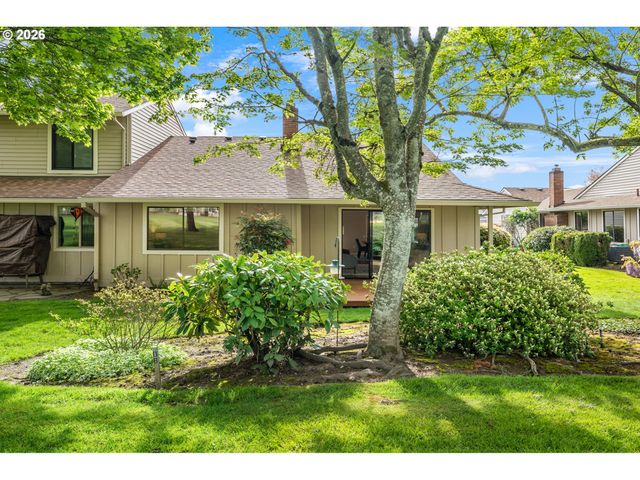 15675 Sw OAKHILL Ln, Portland, OR 97224