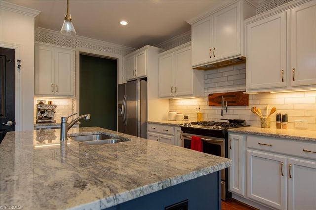 7614 Sir William Drive, Kernersville, NC 27284