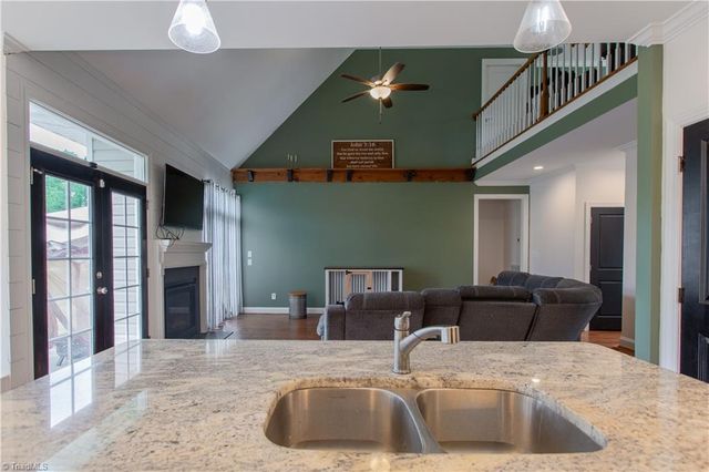 7614 Sir William Drive, Kernersville, NC 27284