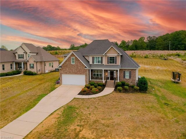 7614 Sir William Drive, Kernersville, NC 27284
