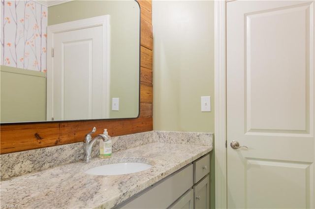 7614 Sir William Drive, Kernersville, NC 27284