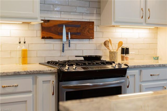 7614 Sir William Drive, Kernersville, NC 27284