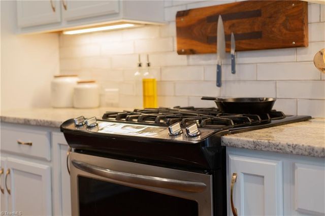 7614 Sir William Drive, Kernersville, NC 27284