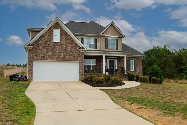 7614 Sir William Drive, Kernersville, NC 27284