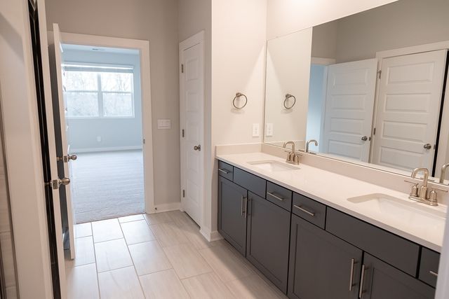 2044 Skippack PVT Circle, Gallatin, TN 37066