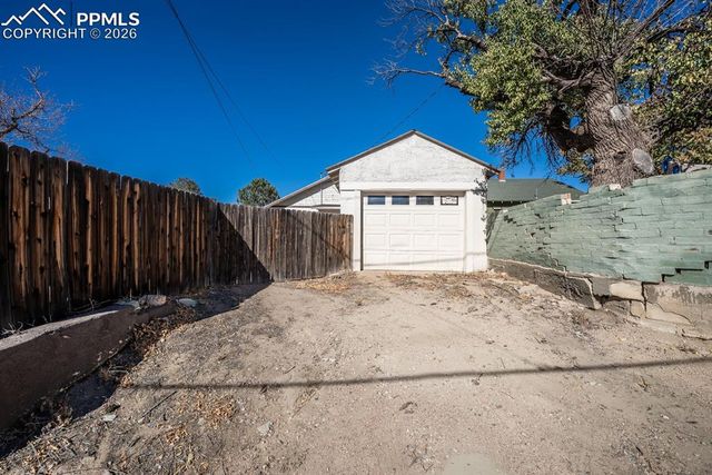 1302 E 10th Street, Pueblo, CO 81001