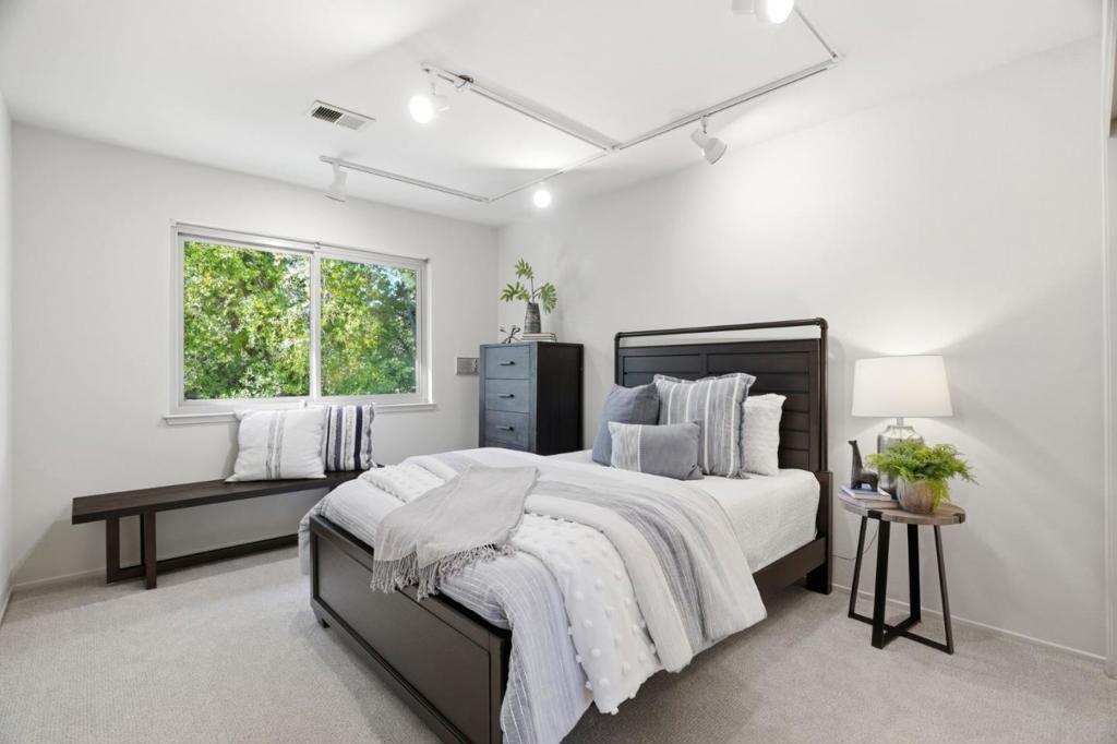 Image 37 of property listing at 16345 Alexander Avenue, Monte Sereno, CA 95030