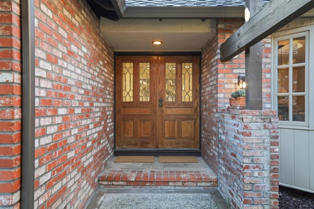 Image 5 of property listing at 16345 Alexander Avenue, Monte Sereno, CA 95030