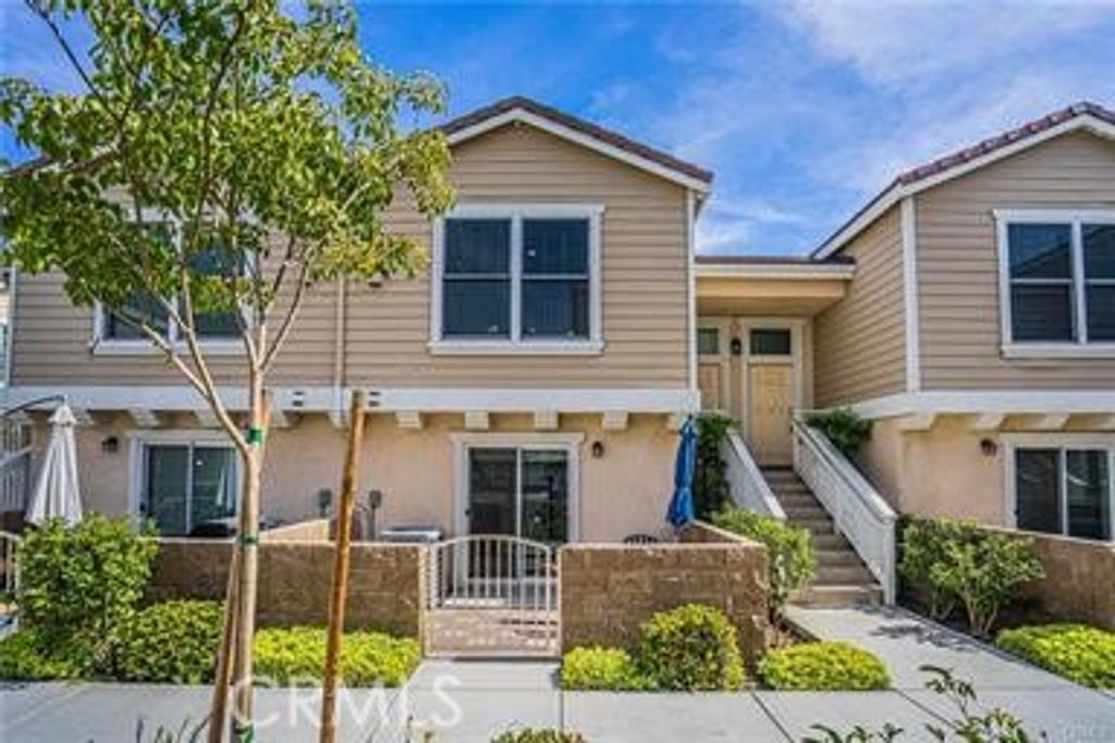 4631 Massimo, Cypress, CA 90630
