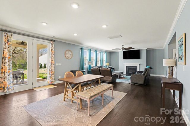 1300 Oakhurst Drive, Waxhaw, NC 28173