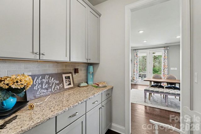 1300 Oakhurst Drive, Waxhaw, NC 28173