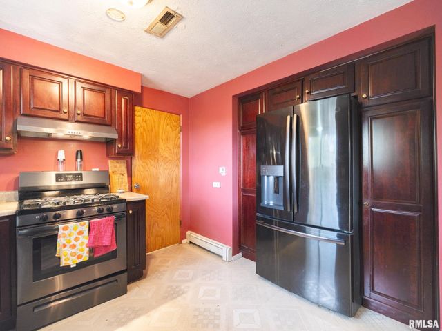 6217 N KNOLL AIRE Drive, Peoria, IL 61614