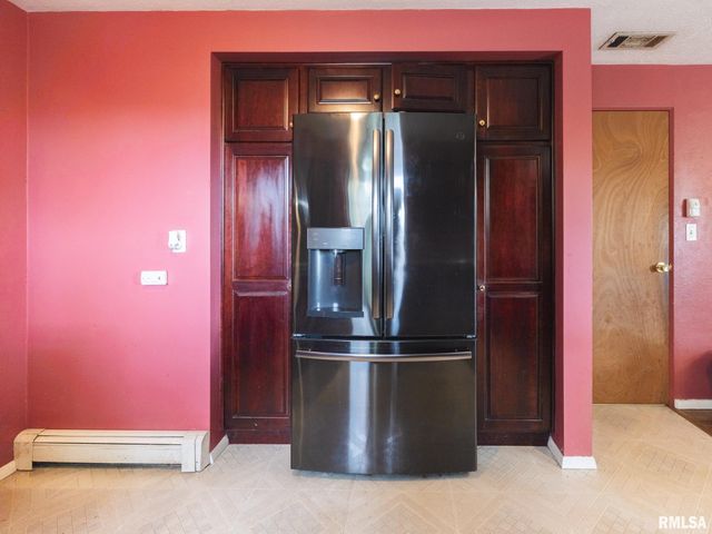 6217 N KNOLL AIRE Drive, Peoria, IL 61614