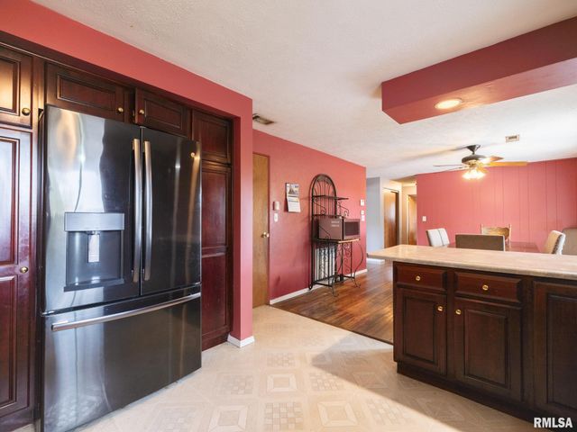 6217 N KNOLL AIRE Drive, Peoria, IL 61614