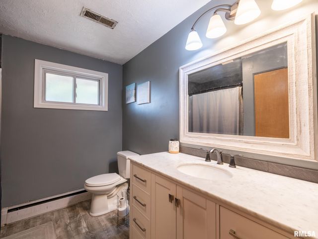 6217 N KNOLL AIRE Drive, Peoria, IL 61614