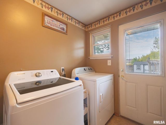 6217 N KNOLL AIRE Drive, Peoria, IL 61614